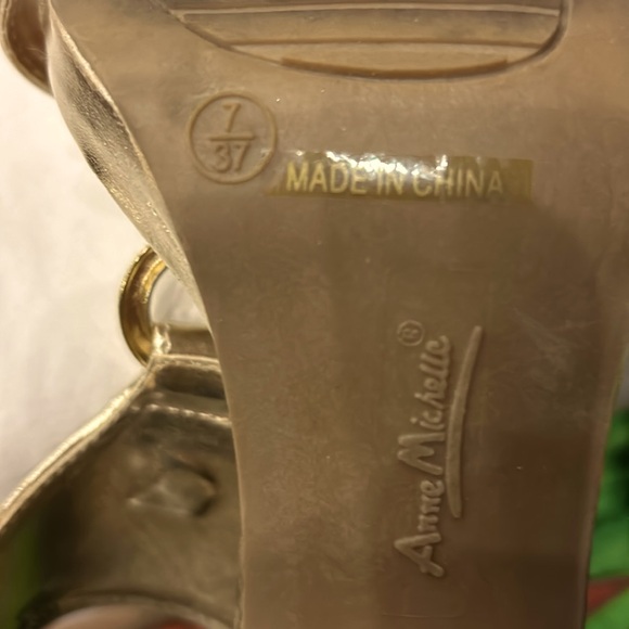 Anne Michelle - Gold Strappy Sandal, Size 7US - Picture 4 of 8